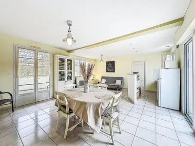 Cuisine ou kitchenette dans l'établissement Holiday Home La Vague Abonde by Interhome