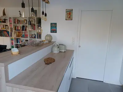 Bibliothèque dans la maison de vacances