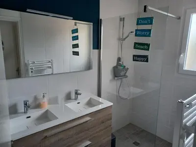Salle de bains dans l'établissement La Piastre Location à la semaine