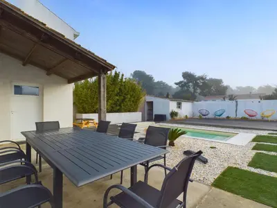 Piscine de l'établissement Maison pour 10 avec piscine chauffée ou située à proximité