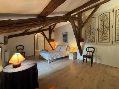 Coin salon dans l'établissement Le Prieuré Saint Pierre, gîtes et chambres d'hôtes dans un parc classé
