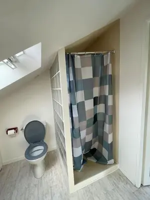 Salle de bains dans l'établissement Appartement domaine de Val Léose
