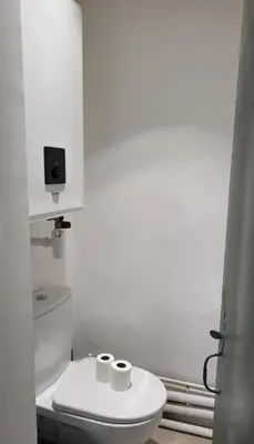 Salle de bains dans l'établissement Studio Ceineray 2pers