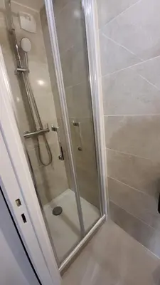 Salle de bains dans l'établissement Studio Ceineray 2pers
