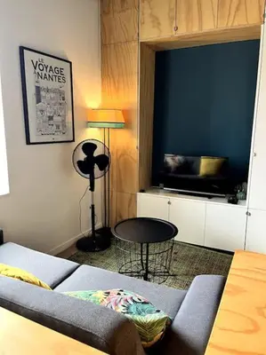 Coin salon dans l'établissement Studio Le Sanlecque, Wifi Tv 2personnes
