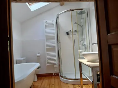 Salle de bains dans l'établissement Chambres d'hôtes de la Barbinière