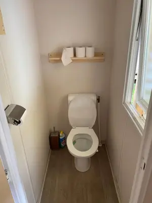 Salle de bains dans l'établissement Mobil home 6 personnes sur camping