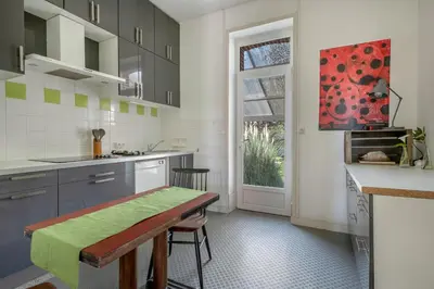 Cuisine ou kitchenette dans l'établissement Maison avec jardin à 200m de la mer à La Bernerie