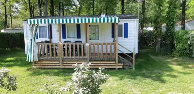 Jardin de l'établissement mobile home 6 personnes-3 chambres