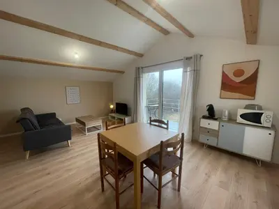 Cuisine ou kitchenette dans l'établissement Location d un logement de 45m2 et d une CH chez l habitant
