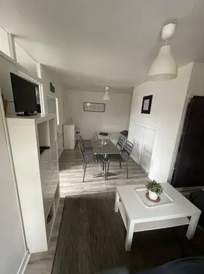 Télévision ou salle de divertissement dans l'établissement Lazare Home