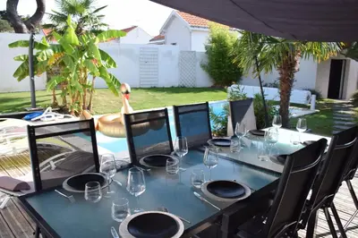 Jardin de l'établissement Villa plage piscine chauffée
