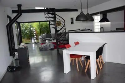 Cuisine ou kitchenette dans l'établissement Villa plage piscine chauffée
