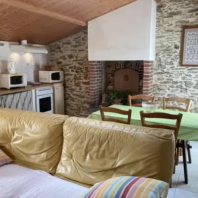 Maison en pierre au Lac du Jaunay