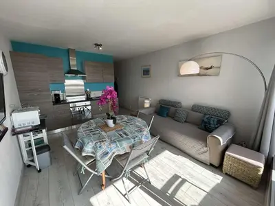 Cuisine ou kitchenette dans l'établissement Appartement Studio cabine, 4 couchages, face à la mer - FR-1-224C-304