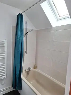 Salle de bains dans l'établissement Saint Jo Verte, chambre d' hôte Quartier Beaujoire Parc des expositions Parc Floral