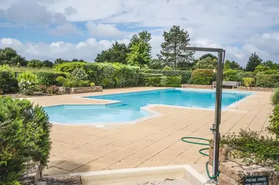 Piscine de l'établissement Maison L oree du Golf ou située à proximité