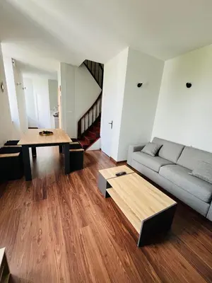 Coin salon dans l'établissement Logement 4 pers - Cœur de ville - calme - boîte à clé arrivée autonome à partir de 16h00 départ 11h00