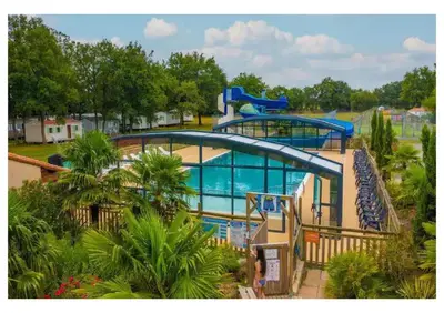Piscine de l'établissement Mobil-home 6 pers - Coeur de Vendée - PuyDuFou ou située à proximité