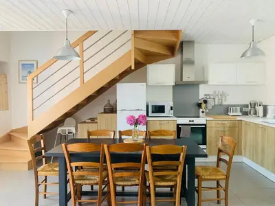 Cuisine ou kitchenette dans l'établissement L'Escale, gîte à la campagne