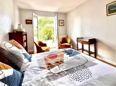 Coin salon dans l'établissement Location saisonnière plain-pied 4 à 6 pers Prefailles, 100m de la plage