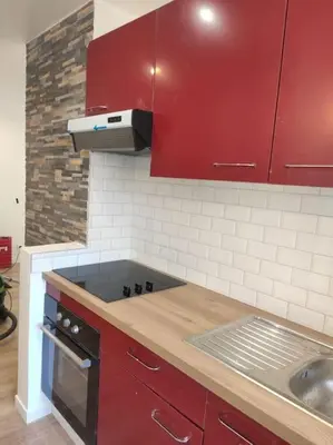 Cuisine ou kitchenette dans l'établissement Appartement Cosy, 3 Chambres près du centre ville