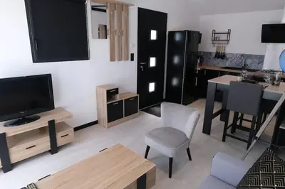 Télévision ou salle de divertissement dans l'établissement Anubis