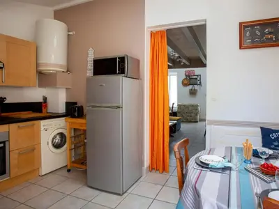 Cuisine ou kitchenette dans l'établissement Holiday Home La Maison du Pêcheur by Interhome
