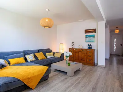 Coin salon dans l'établissement Holiday Home Les Matelos by Interhome
