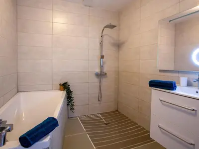 Salle de bains dans l'établissement Holiday Home Les Matelos by Interhome