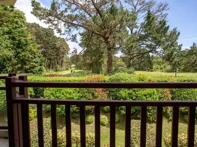 Jardin de l'établissement Apartment Les Terrasses du Golf by Interhome