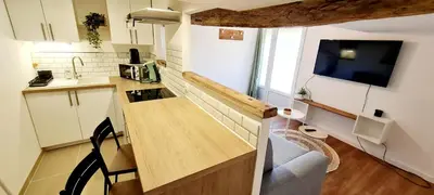 Cuisine ou kitchenette dans l'établissement la petite cabane