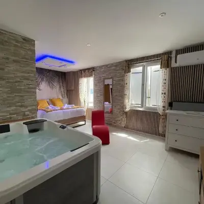 Gîte romantique avec spa et jardin à 1 km de l'Atlantique