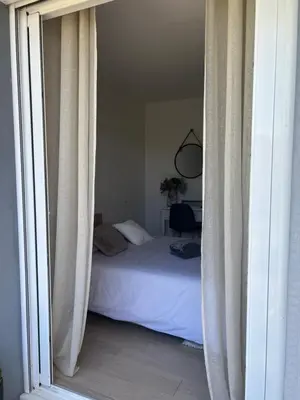 Un ou plusieurs lits dans un hébergement de l'établissement Chambre By Kastella