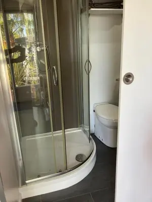 Salle de bains dans l'établissement Domus26 Chambre Hortus