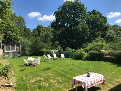 Jardin de l'établissement Belle Maison 5 chambres au Coeur de La Vallée du Cens
