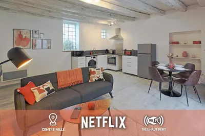 Cuisine ou kitchenette dans l'établissement Centre-ville - Fibre - Netflix - T2 LE RIEFFEL