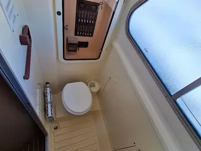 Salle de bains dans l'établissement Séjour unique à bord d'Iris - Pénichette 5 pers. - API-1-46-11