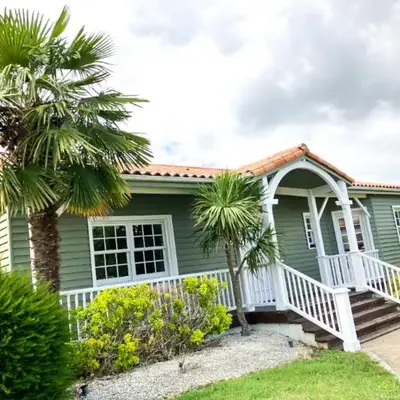 Un petit bout de Louisiane chambre d'hôtes avec Piscine et Petit Déjeuner