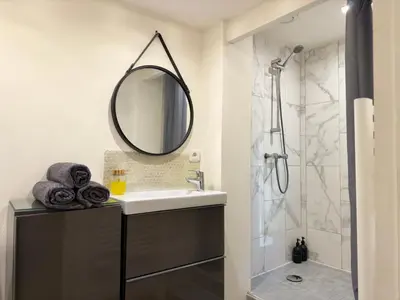 Salle de bains dans l'établissement Studio cosy, proche gare