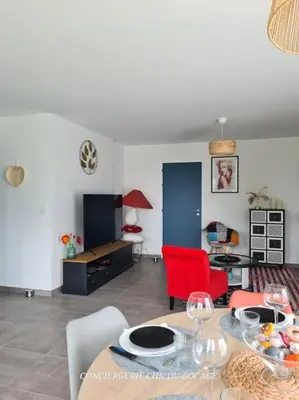 Cuisine ou kitchenette dans l'établissement La Môme joli gîte à 15 min du Puy duFou