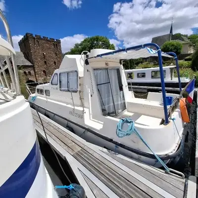 Séjour Unique à Bord d'un Bateau à Chenillé-Changé - Jusqu'à 5 Pers. - API-1-46-23