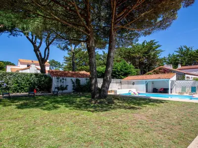Jardin de l'établissement Holiday Home Le Bigorneau Préfaillais by Interhome