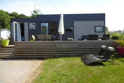 Jardin de l'établissement ZEcamping 3 animé pet friendly familial piscine chauffée