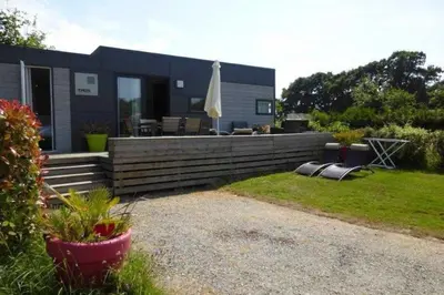 Jardin de l'établissement ZEcamping 3 animé pet friendly familial piscine chauffée