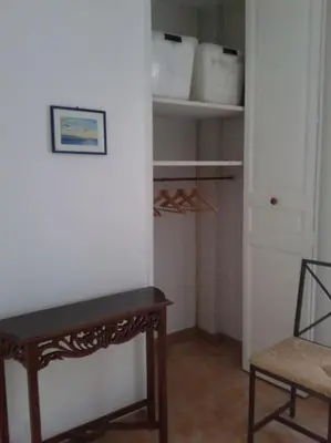 Cuisine ou kitchenette dans l'établissement Maisonnette l'Olivier Bleu