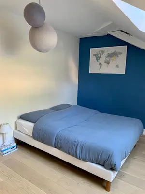 Un ou plusieurs lits dans un hébergement de l'établissement Angers hyper centre grand appart plein de charme