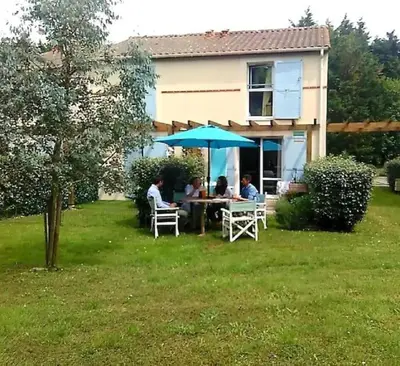 Jardin de l'établissement Le Lotus Bleu