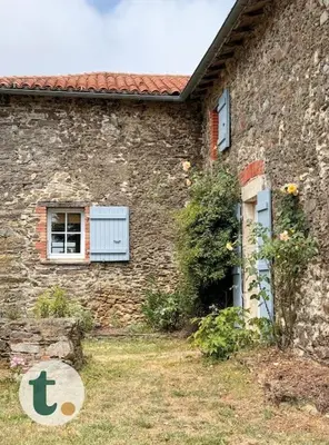 Jardin de l'établissement Tranquiloue - Maison de charme à la campagne - PuyduFou