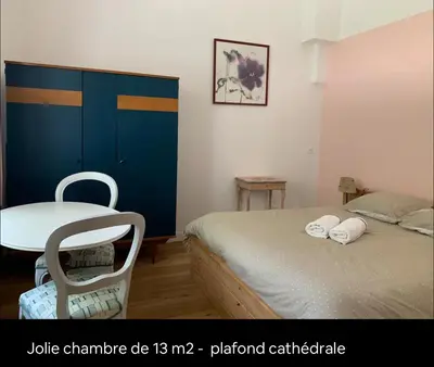 Un ou plusieurs lits dans un hébergement de l'établissement La Maison des Pins